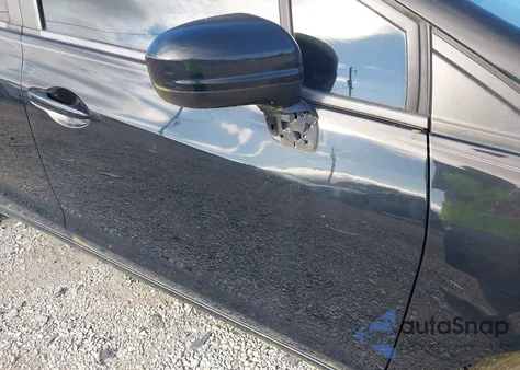 2015 Honda Civic Lx z USA, uszkodzony, nr VIN 19XFB2F56FE073697